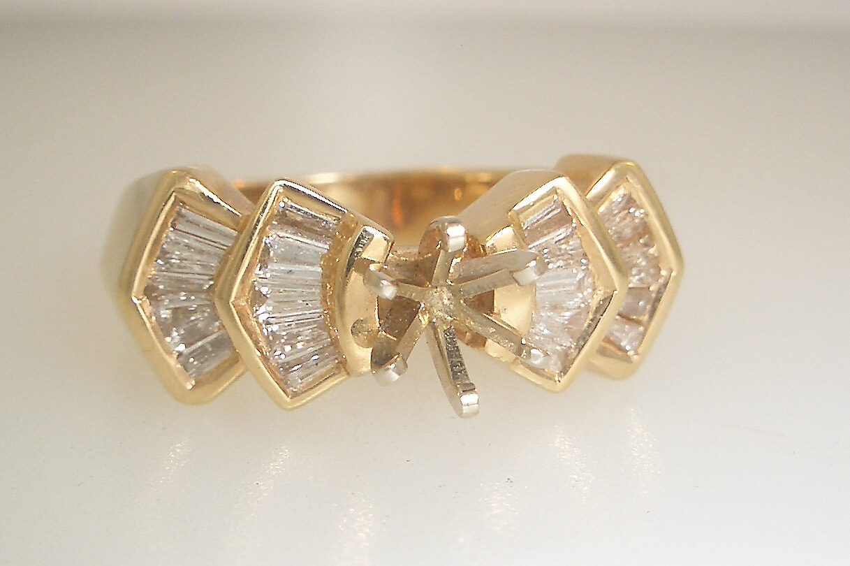 14k Yellow Gold Vintage Baguette Mounting