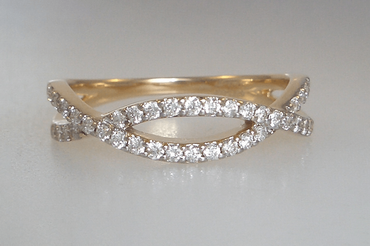 14k Yellow Gold Woven Diamond Band