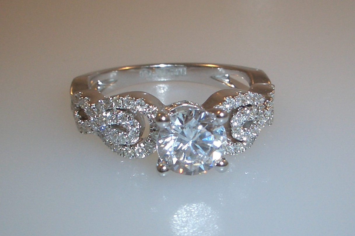 18k White Gold Swirl Design Engagement Ring