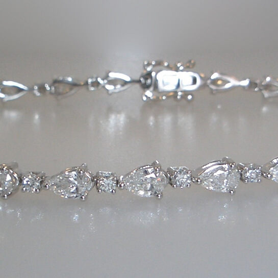 Pear and Round Diamond Bracelet