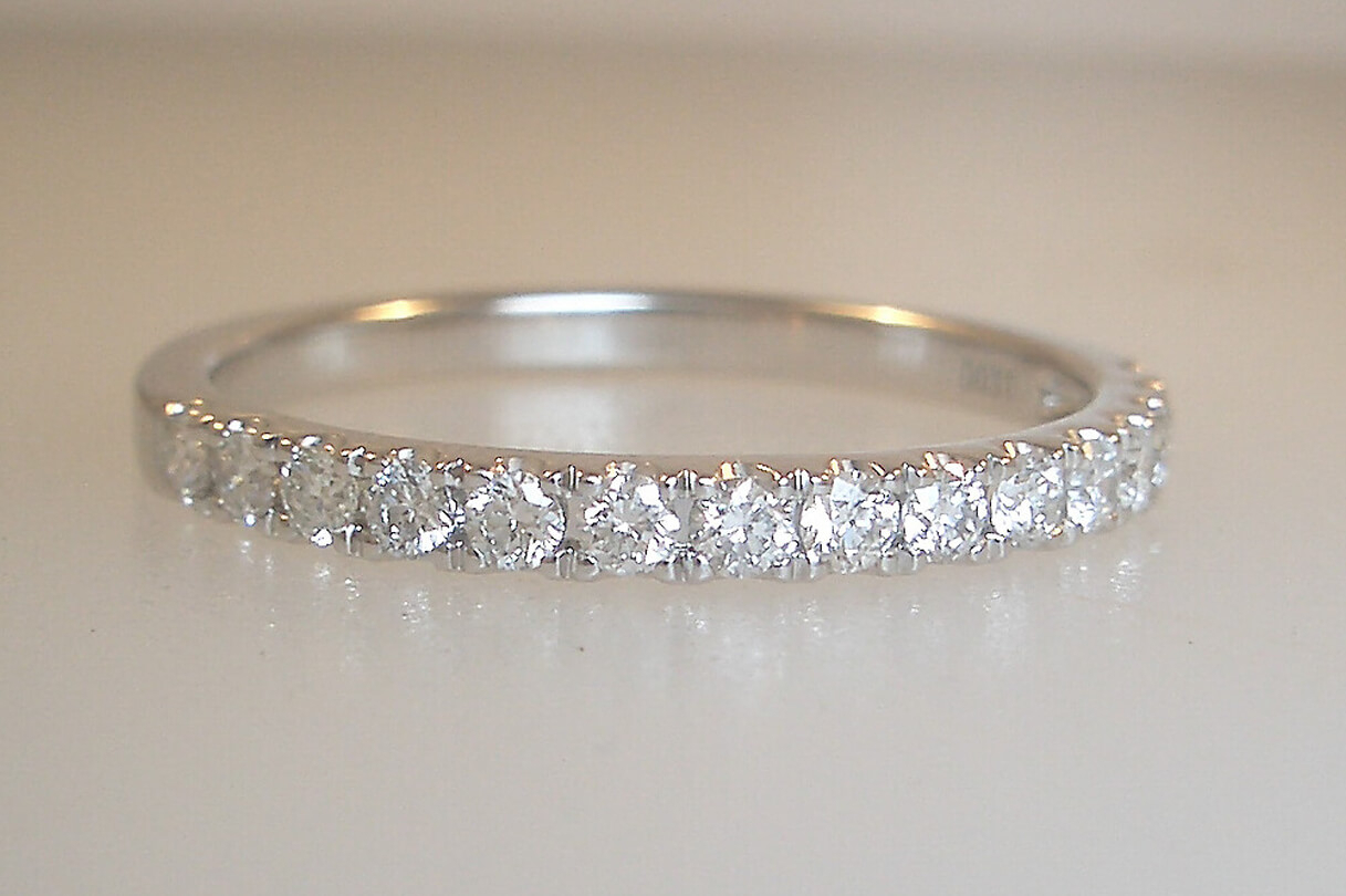 14k_White_Gold_Classic_Diamond_Band