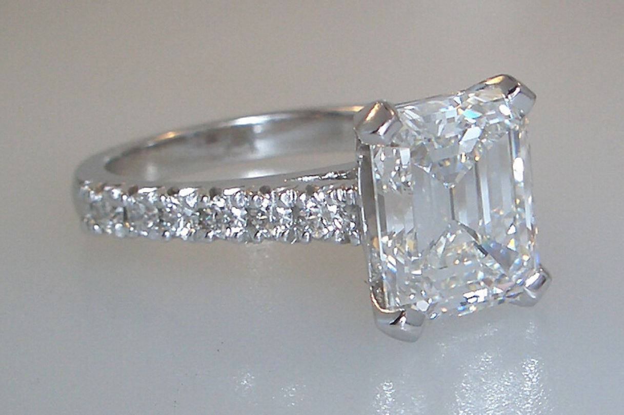 Diamonds on band and rectangle diamond in middle