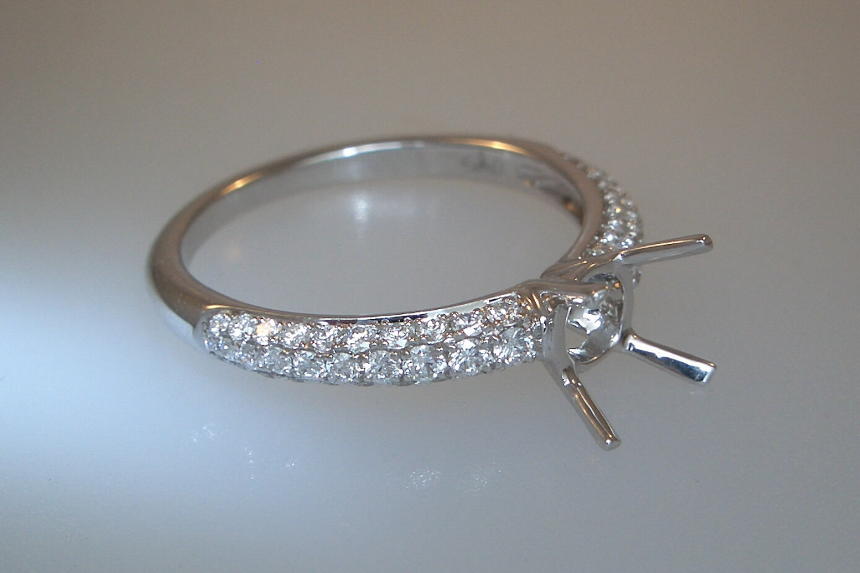 18k White Gold Pavé Semi-Mount