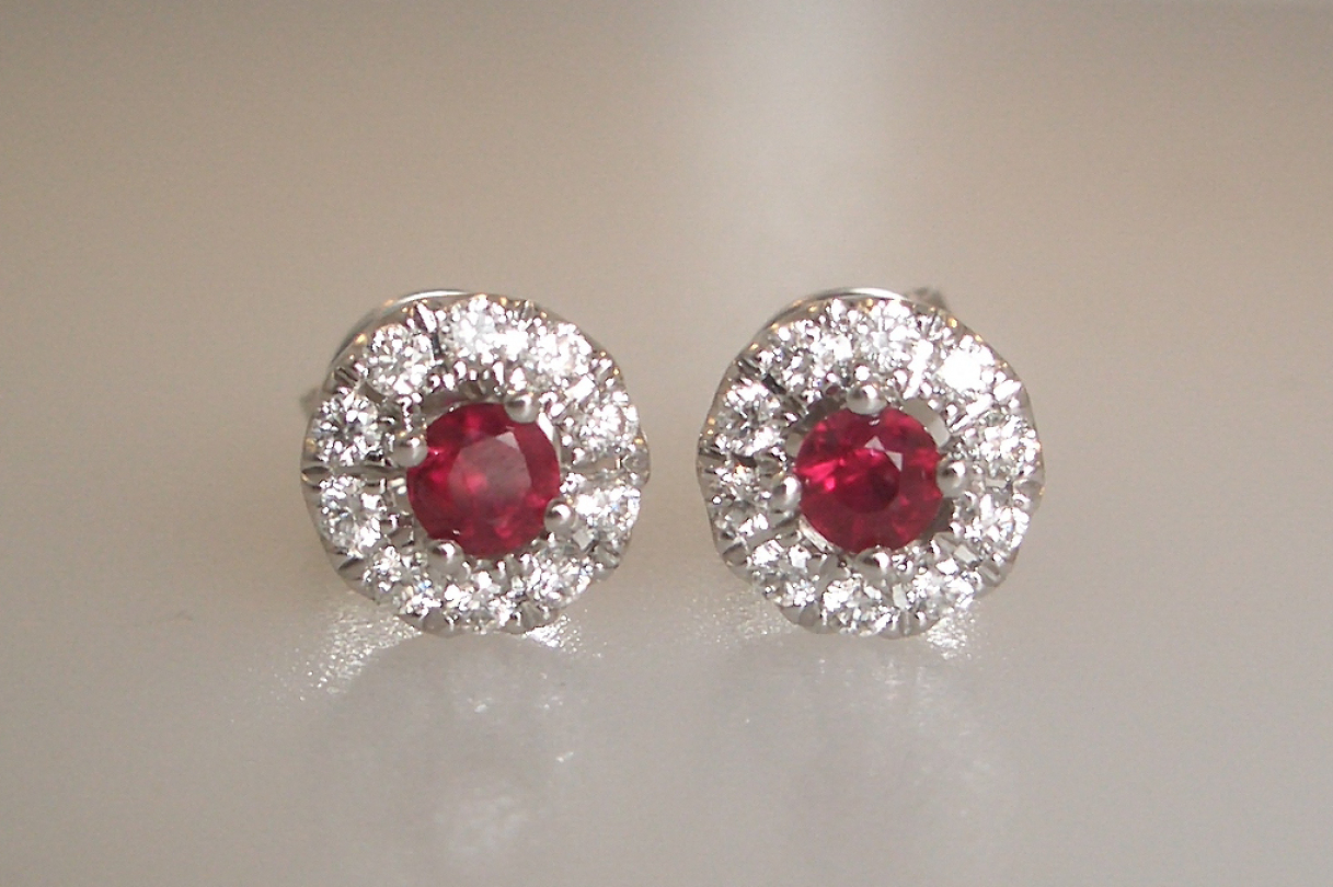 wg_dia_ruby_studs