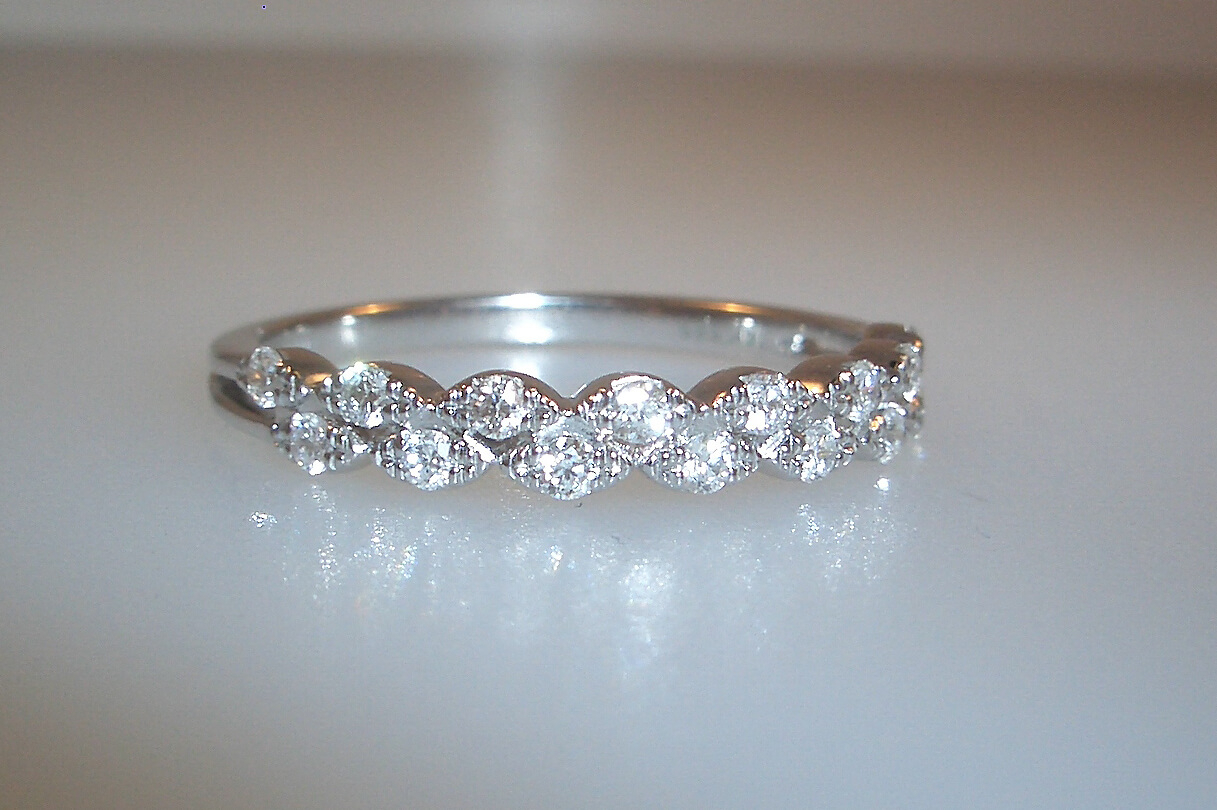 14k White Gold Curvy Band